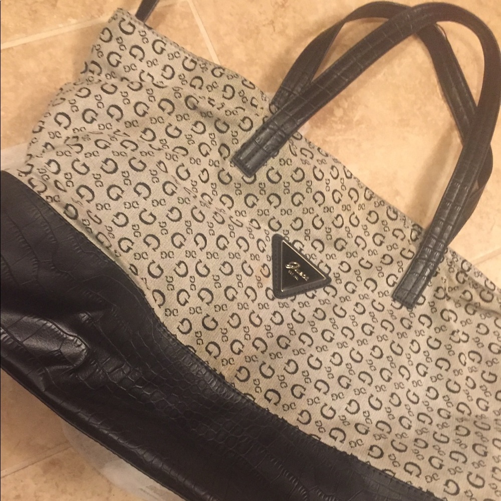 Guess purse